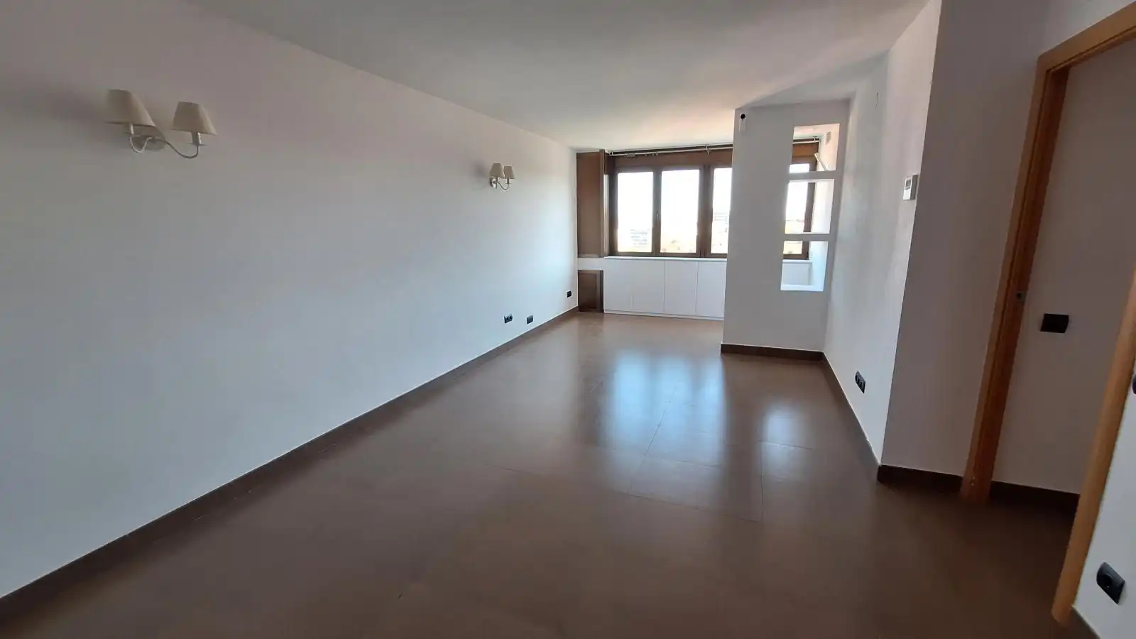 Wohnung zur Miete in L'Hospitalet de Llobregat mit Klimaanlage und Heizung