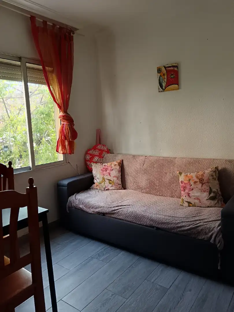 Sala de estar de Piso en venta en San Juan de Aznalfarache con Amueblado y Balcón
