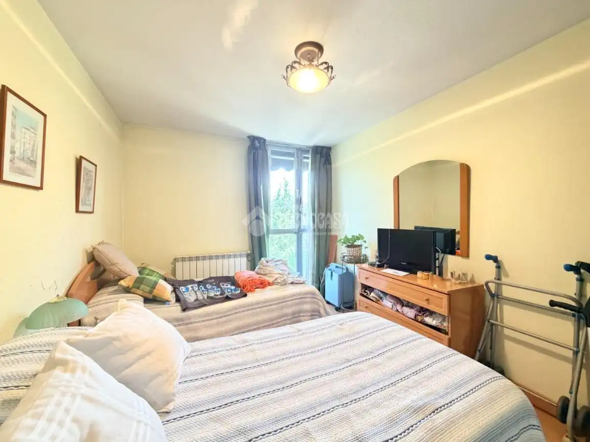 Schlafzimmer von Wohnung zum Verkauf in Madrid mit Klimaanlage, Heizung und Terrasse