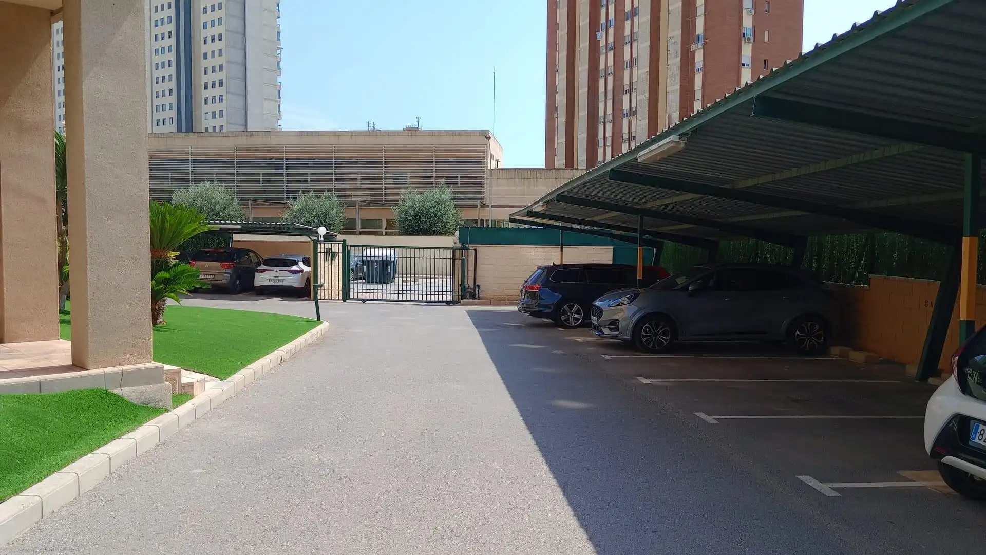 Parking de Piso en venta en Benidorm con Aire acondicionado, Calefacción y Jardín privado