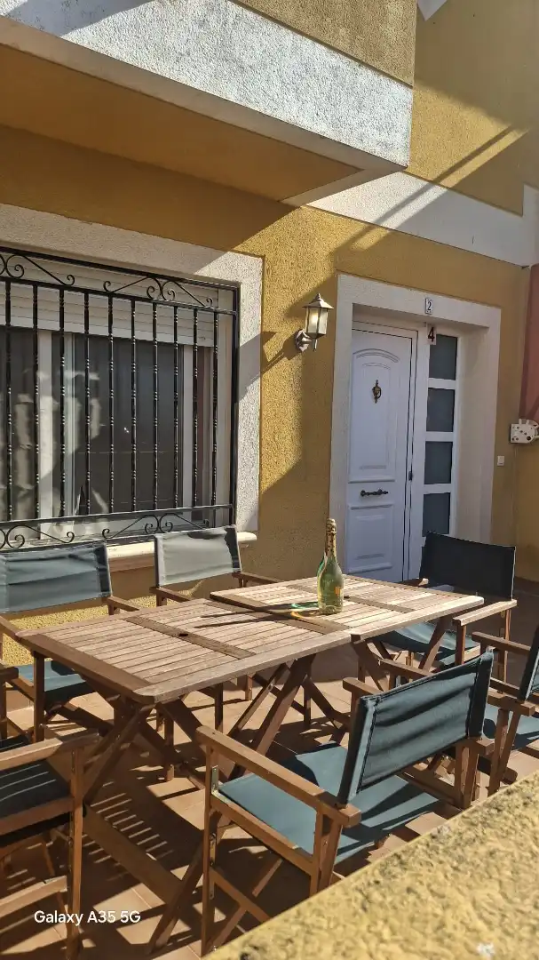 Casa a schiera con terrazza in vendita a Calle Grecia
