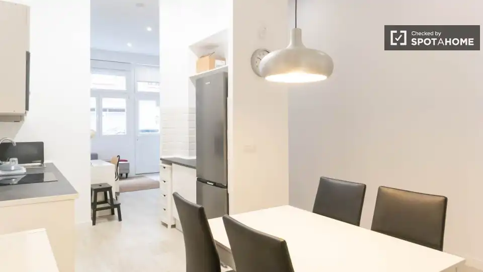 Kitchen of Flat for rent in Madrid  with Air Conditioner, Heating and Furnished