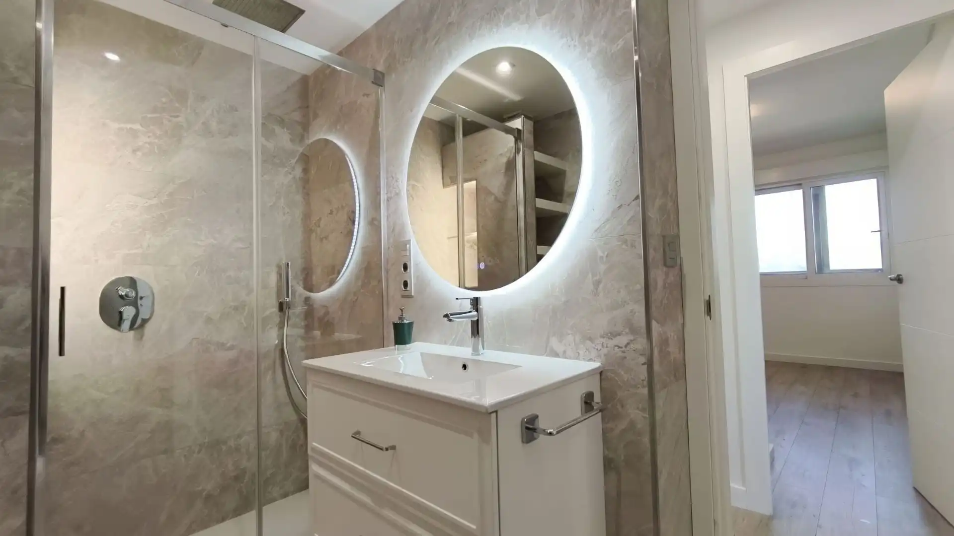 Baño de Apartamento de alquiler en Málaga con Aire acondicionado y Calefacción