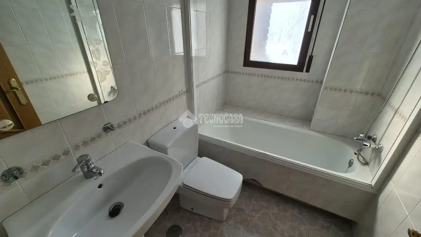 Baño de Piso en venta en Villaverde
