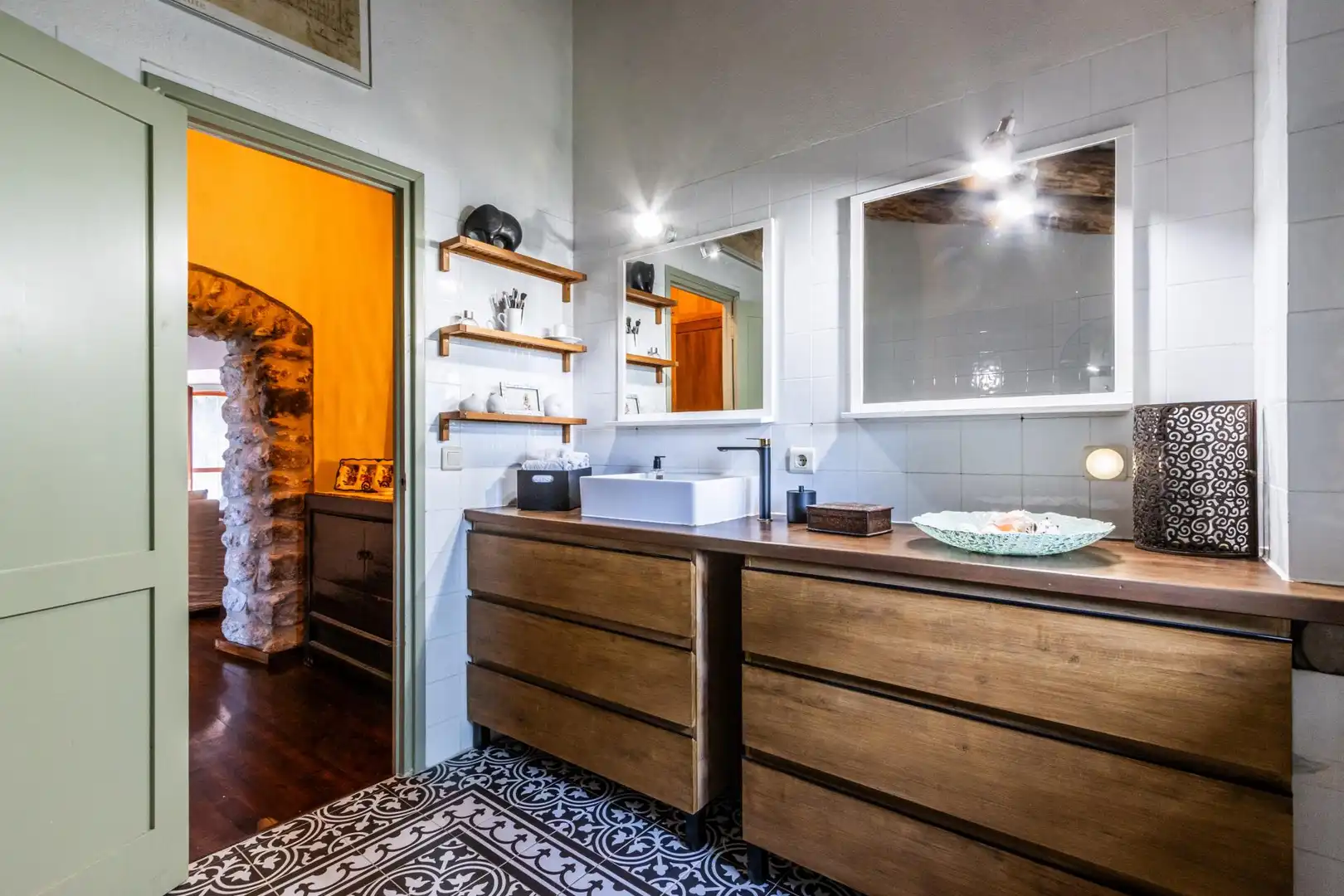 Baño de Finca rústica en venta en Esponellà con Calefacción, Jardín privado y Terraza