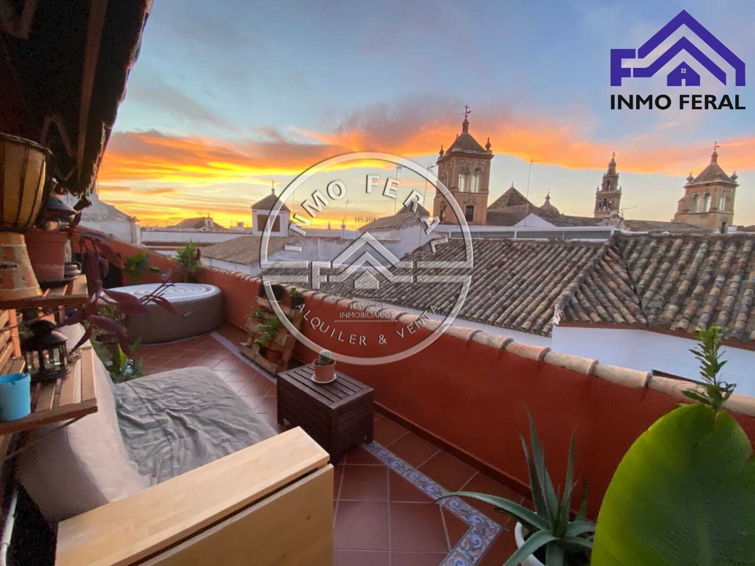 Vista exterior de Àtic en venda en Écija amb Aire condicionat, Calefacció i Terrassa