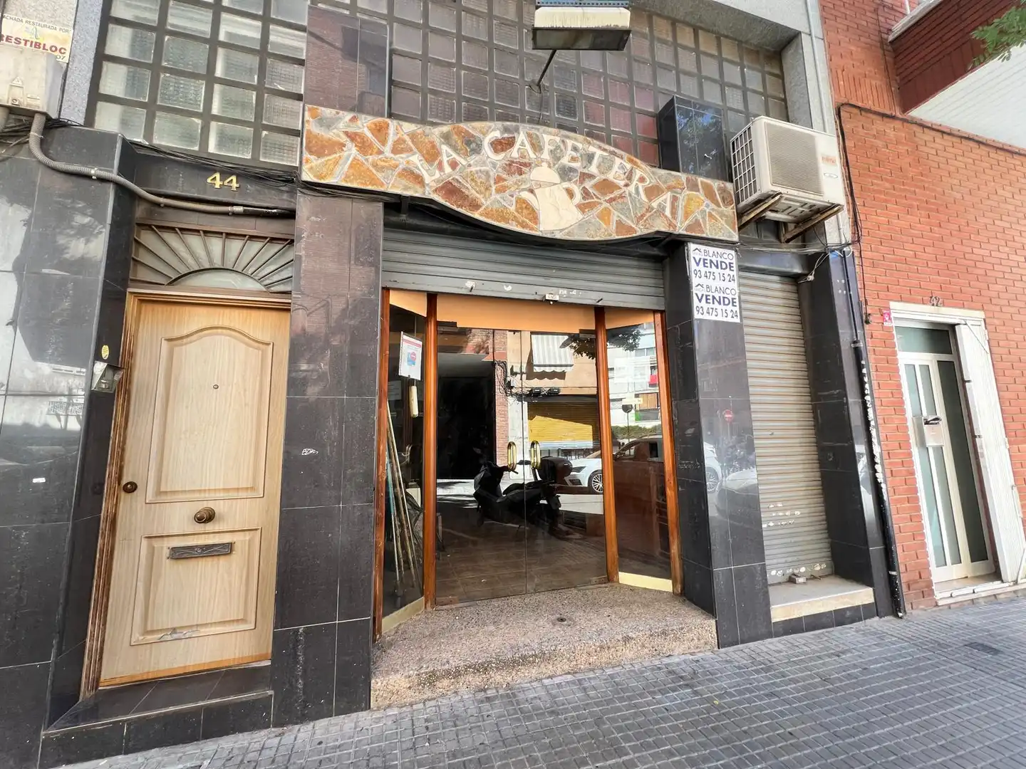 Local en venta en Cornellà de Llobregat