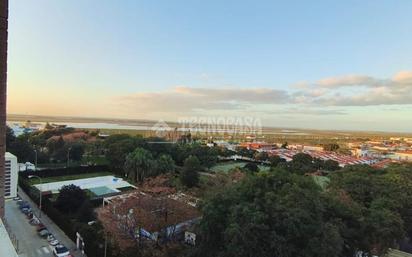 Vista exterior de Pis en venda en  Huelva Capital amb Aire condicionat