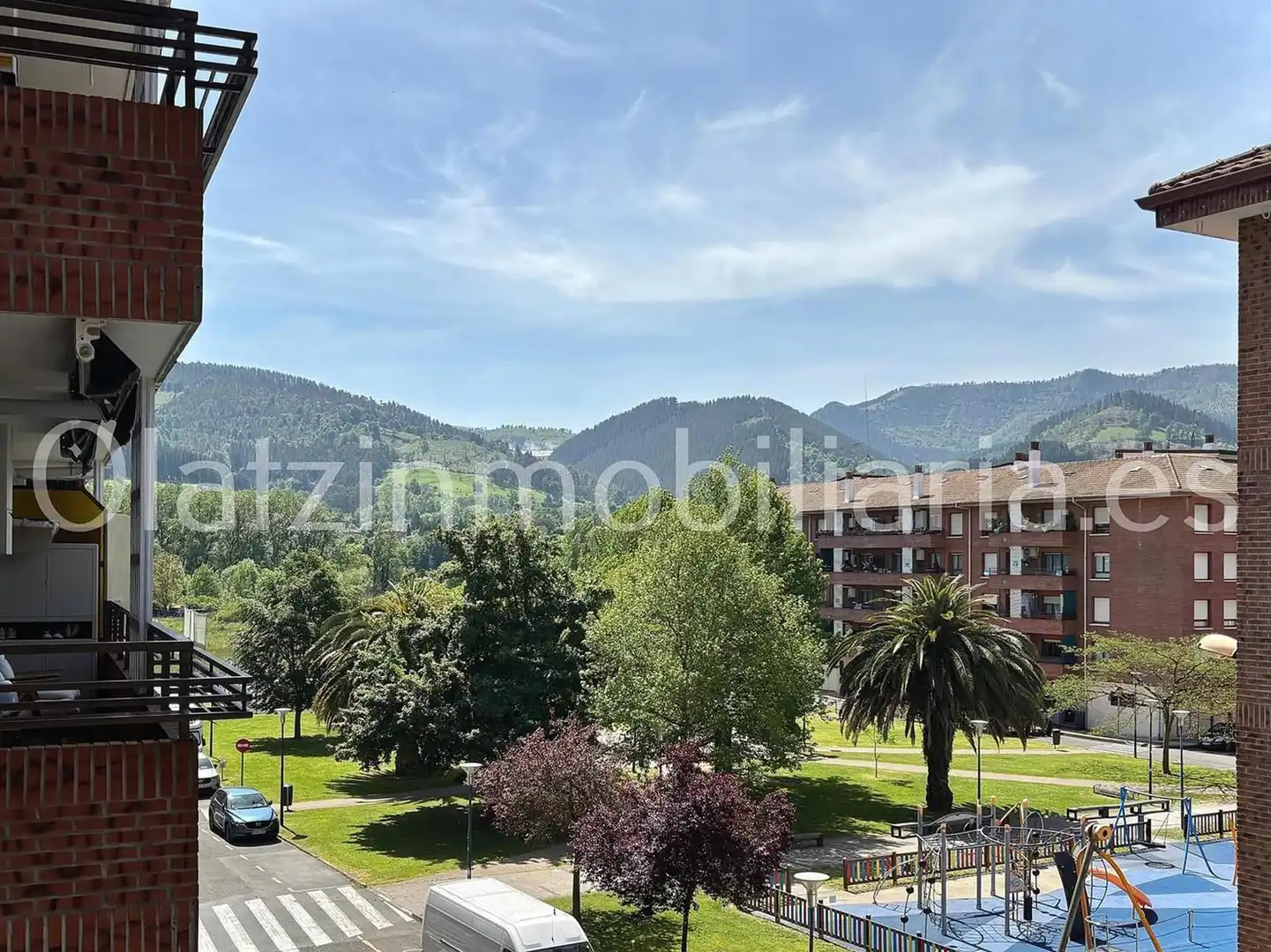 Vista exterior de Piso en venta en Zalla  con Calefacción, Terraza y Trastero