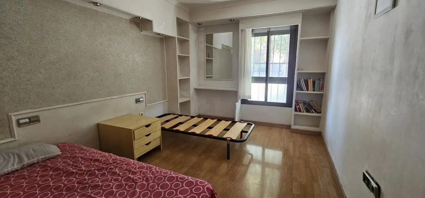 Habitación de Planta baja en venta en Coslada con Aire acondicionado y Terraza