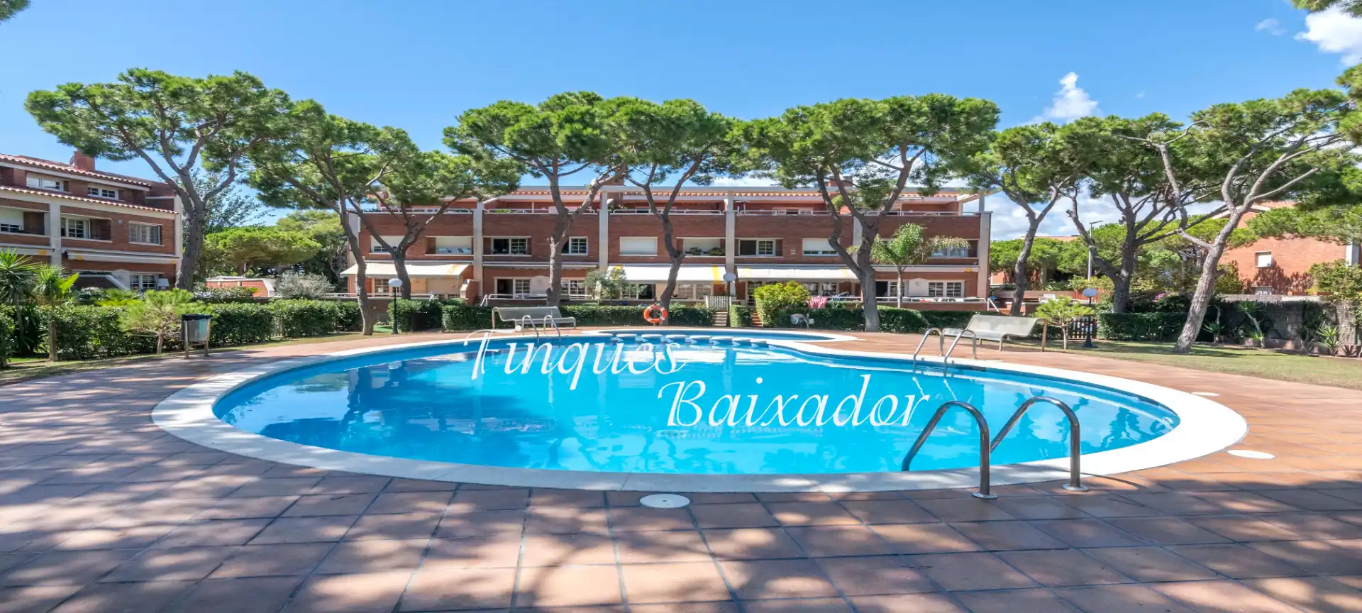Maison mitoyenne avec piscine à vendre à Carrer de Calafell