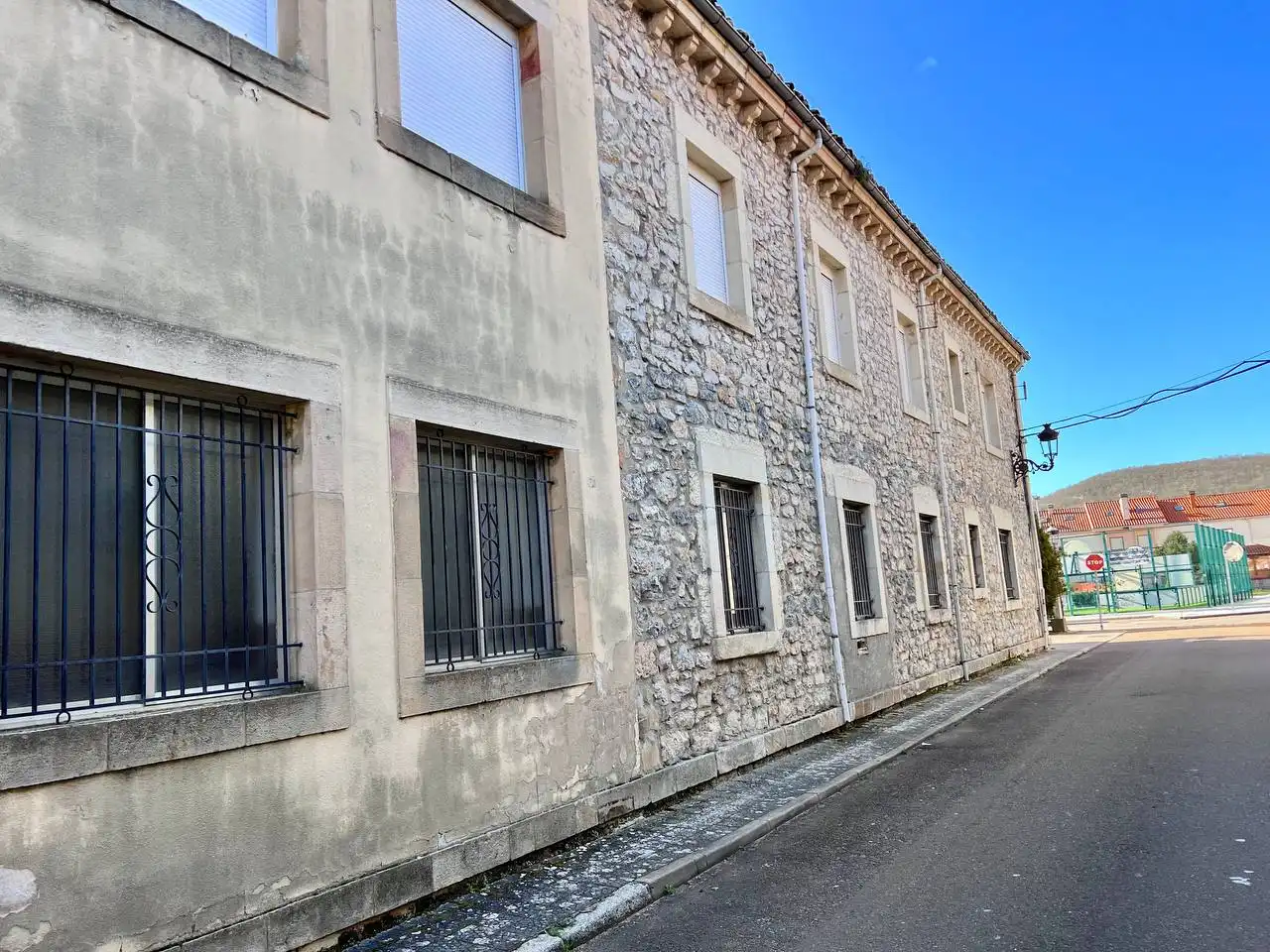 Vista exterior de Edifici en venda en Cervera de Pisuerga
