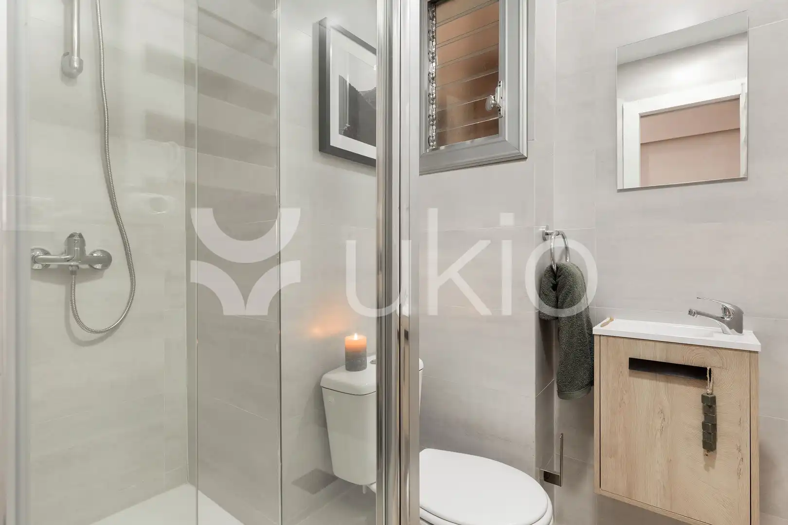 Baño de Apartamento de alquiler en Barcelona con Calefacción, Amueblado y Horno