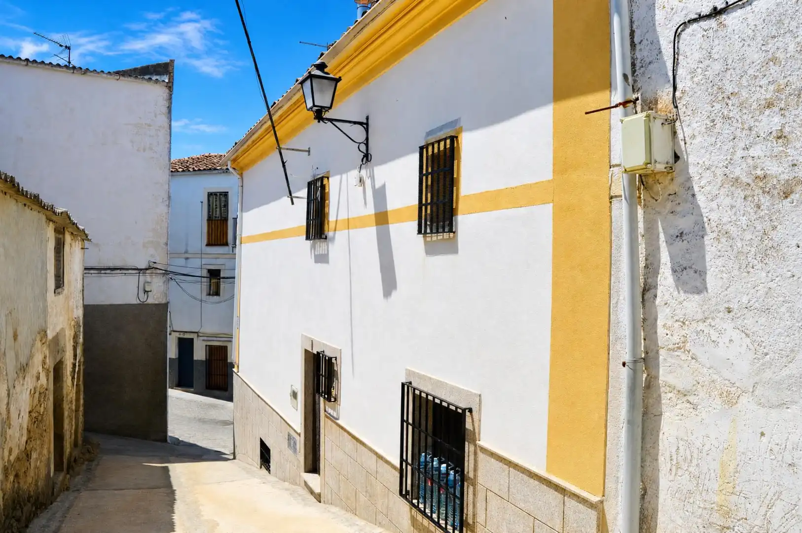 Exterior view of Houses for sale in Montánchez  with Heating, Terrace and Balcony