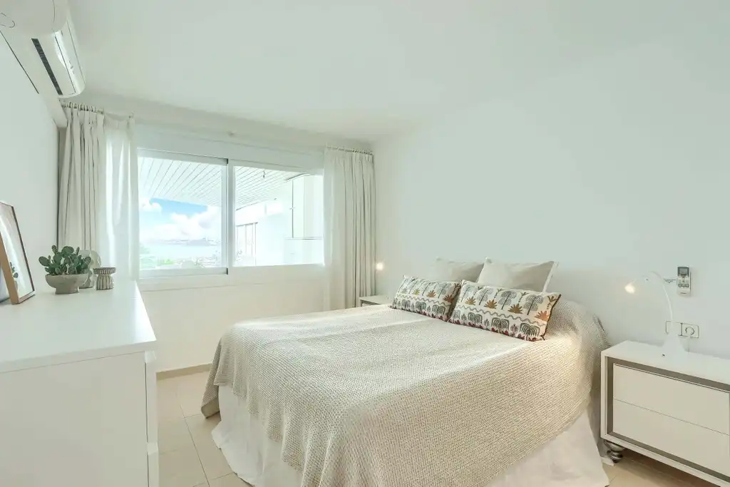 Habitación de Apartamento en venta en Calvià con Aire acondicionado, Jardín privado y Terraza