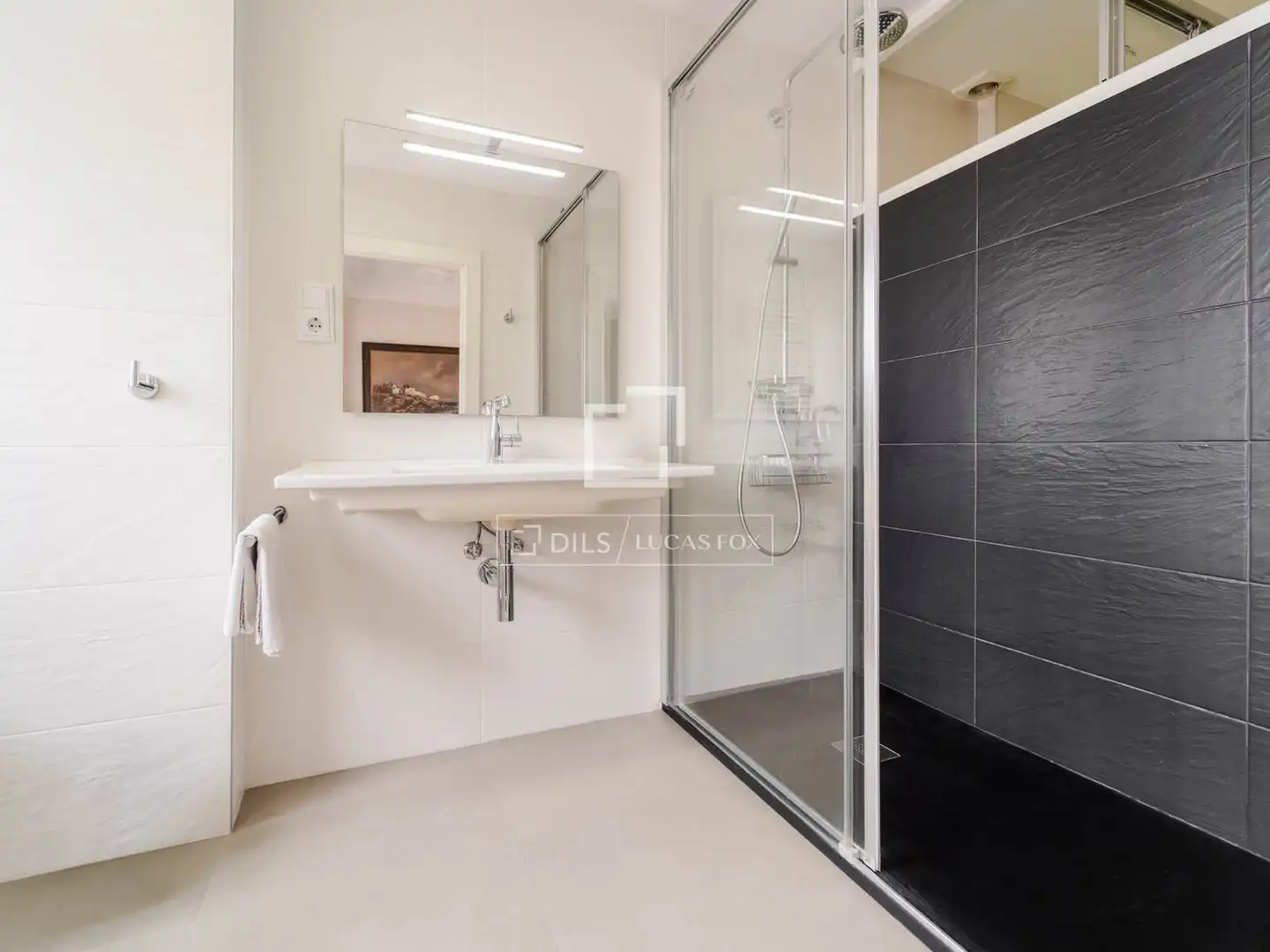 Bathroom of Flat for sale in L'Eixample