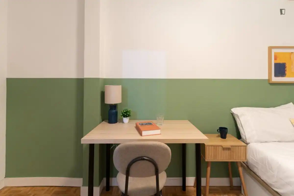 Esszimmer von Wohnungen zur untervermieten in Madrid mit Möbliert, Ofen und Waschmaschine