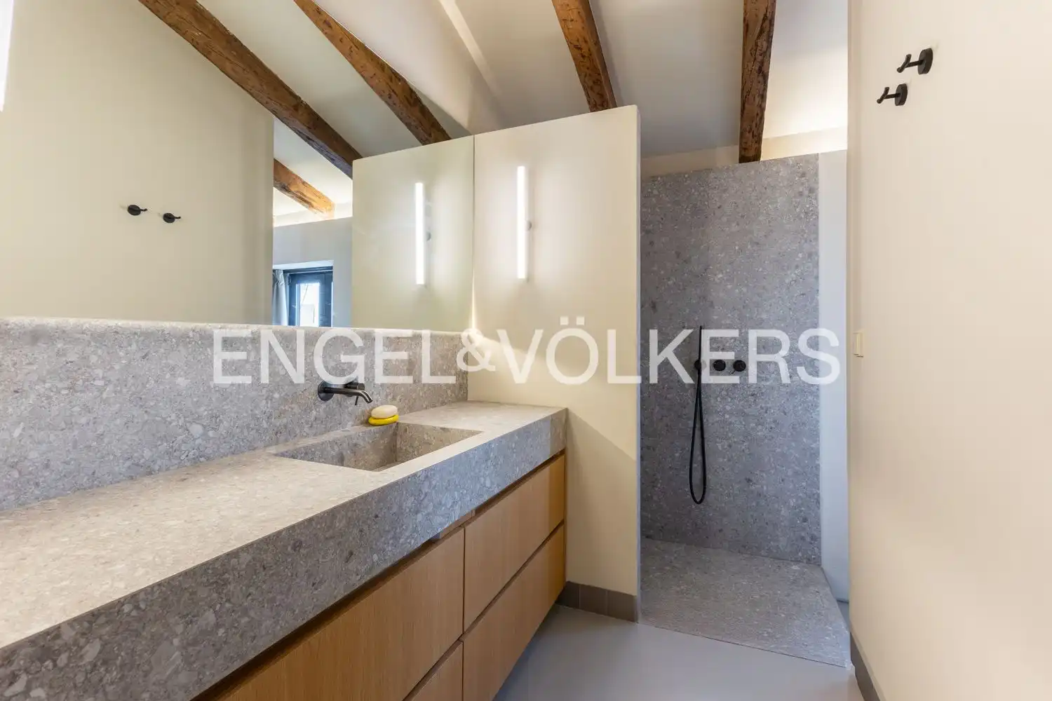 Baño de Piso de alquiler en Valencia con Aire acondicionado, Calefacción y Terraza