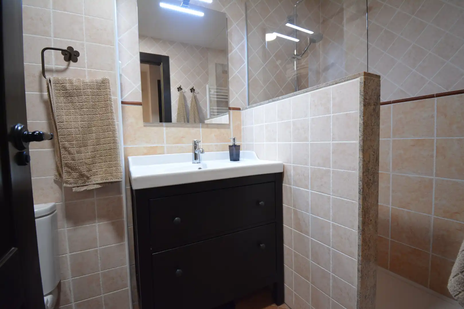 Badezimmer von Country house zum Verkauf in Robledillo de Mohernando mit Klimaanlage, Privatgarten und Terrasse