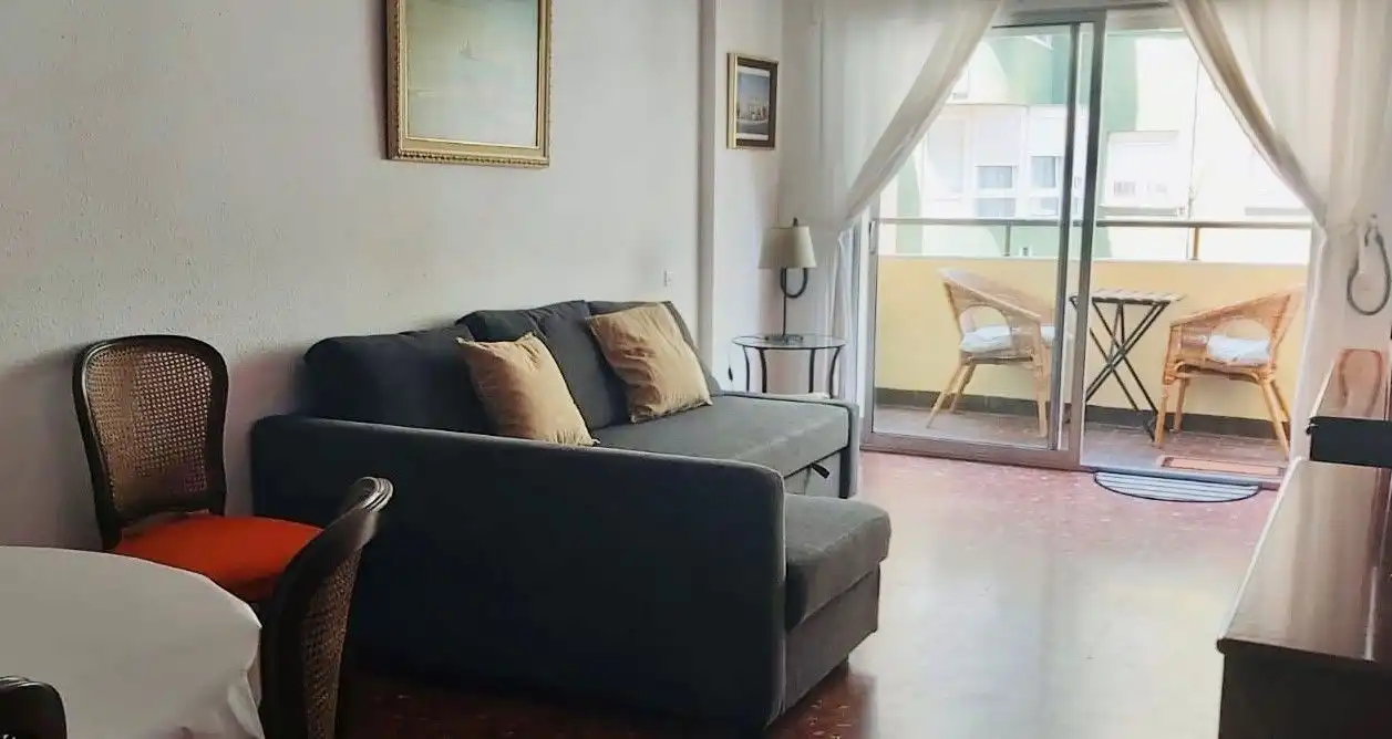 Sala d'estar de Apartament de lloguer en Cádiz amb Calefacció, Terrassa i Moblat