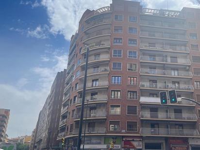 Vista exterior de Àtic en venda en  Zaragoza Capital amb Aire condicionat i Terrassa