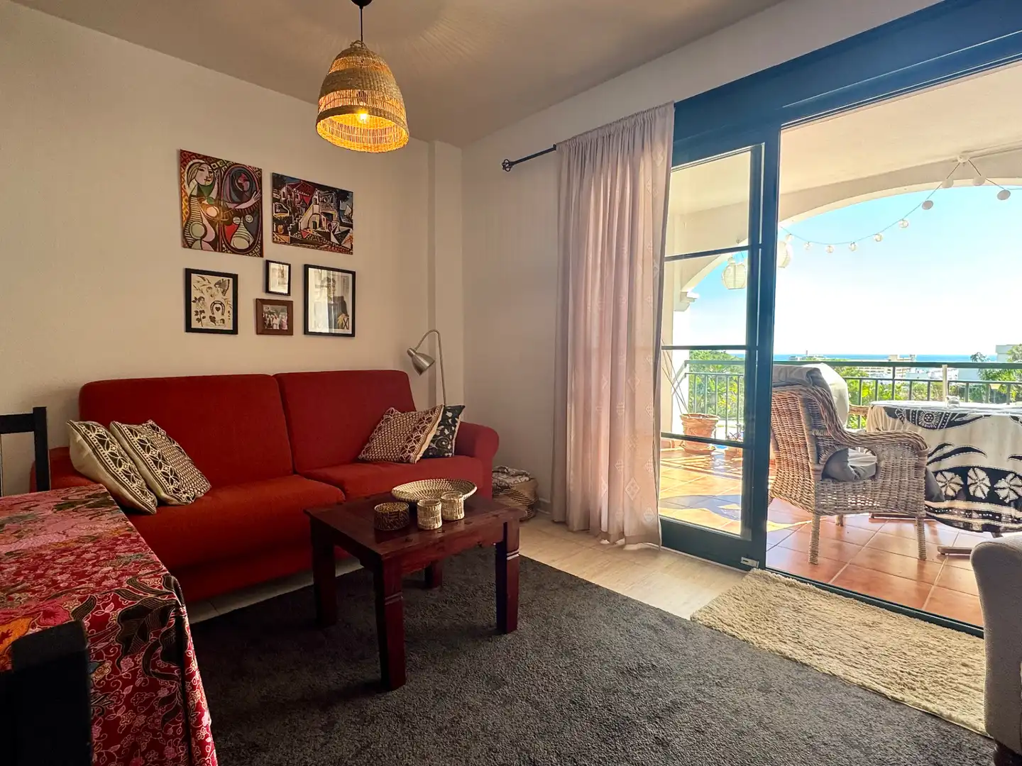 Sala d'estar de Apartament en venda en Benalmádena amb Aire condicionat, Terrassa i Moblat