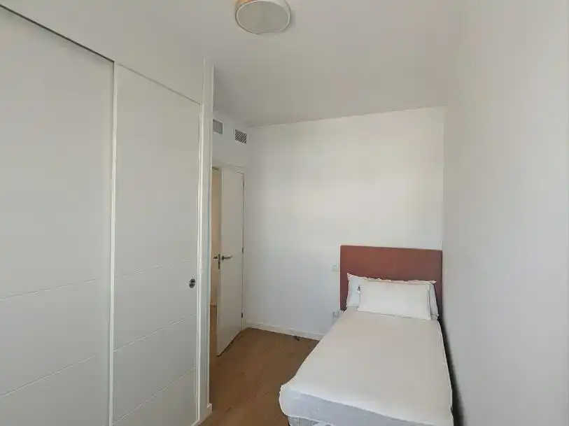 Dormitori de Pis en venda en Alhaurín de la Torre amb Aire condicionat, Terrassa i Piscina
