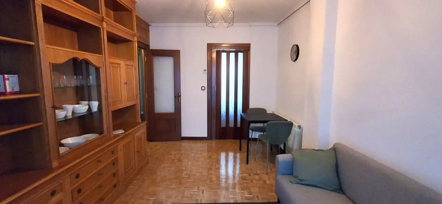 Piso de alquiler en MACIAS PICAVEA, Centro