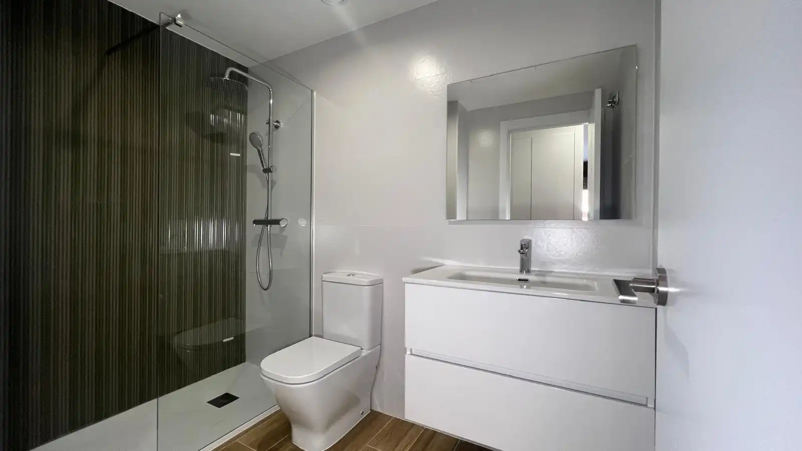 Baño de Piso en venta en Castellón de la Plana / Castelló de la Plana con Aire acondicionado, Terraza y Trastero