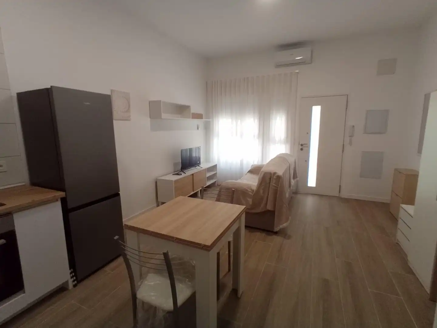 Living room of Study for rent in San Vicente del Raspeig / Sant Vicent del Raspeig  with Air Conditioner, Furnished and Oven