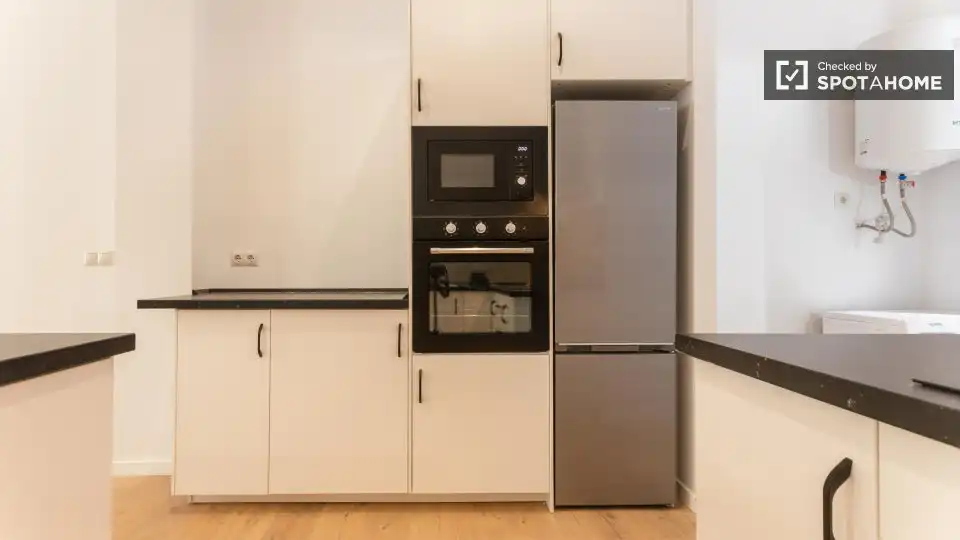 Kitchen of Flat for rent in Valencia  with Air Conditioner, Heating and Furnished