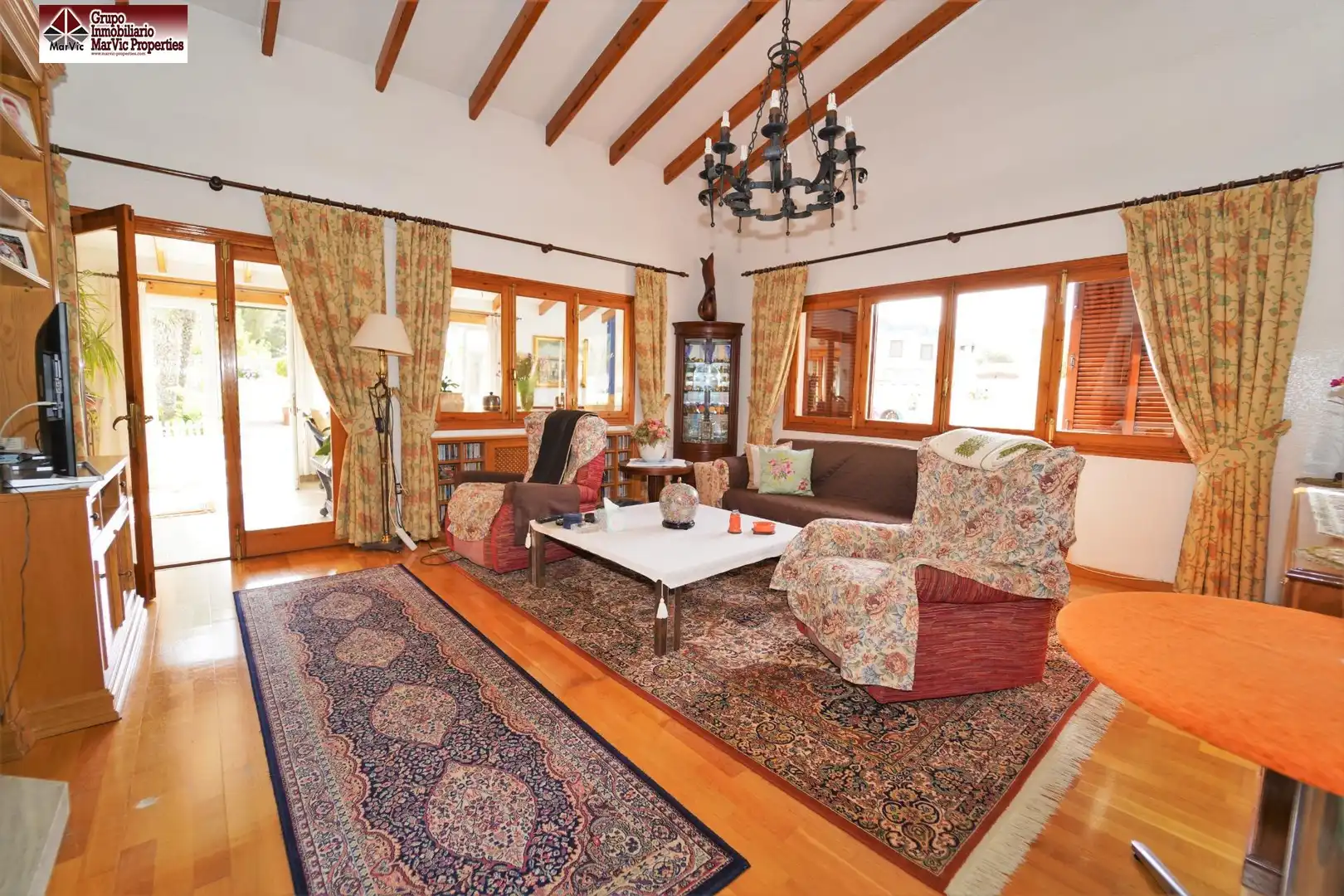Sala de estar de Casa o chalet en venta en Benidorm con Calefacción, Jardín privado y Terraza