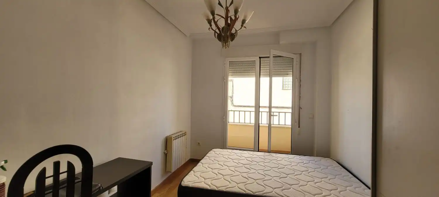 Habitación de Piso en venta en Balazote con Calefacción, Parquet y Trastero