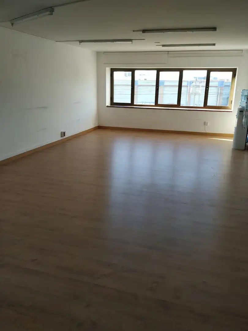 Büro zur Miete in Avinguda Enric Valor, 3, El Castell