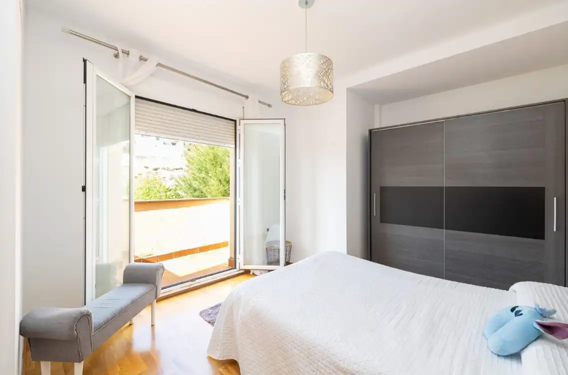 Habitación de Casa o chalet en venta en La Zubia con Aire acondicionado, Calefacción y Jardín privado