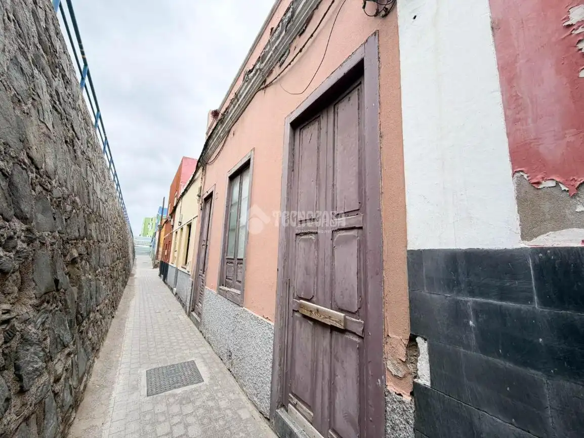 Vista exterior de Casa adosada en venda en Las Palmas de Gran Canaria