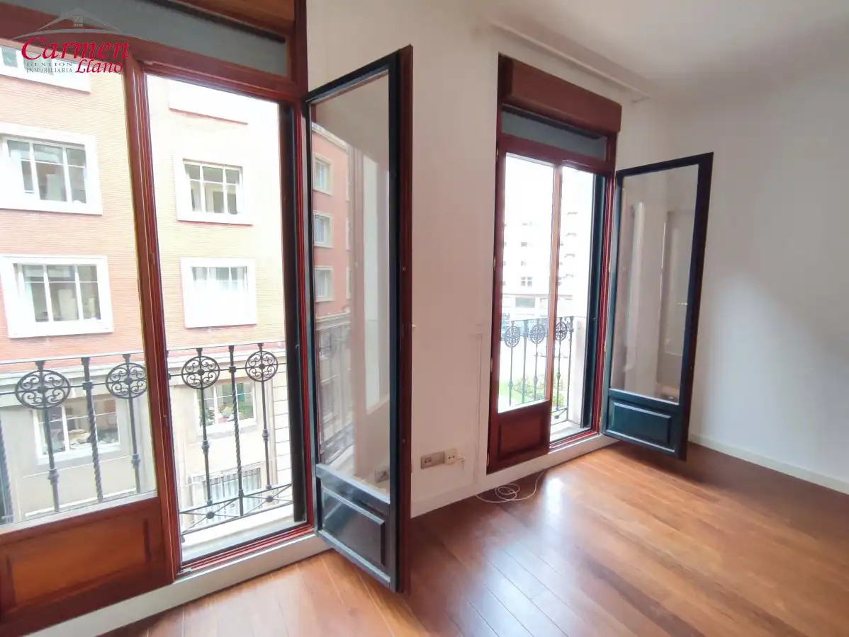 Flat with lift for sale in Ibáñez de Bilbao Kalea, imagen 2