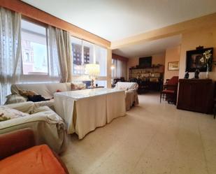 Sala d'estar de Pis en venda en  Sevilla Capital amb Traster i Balcó