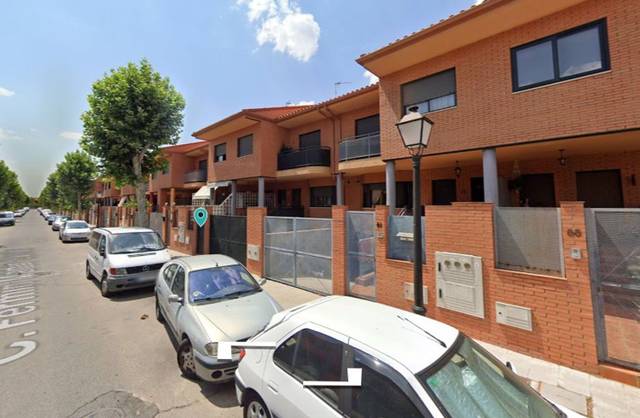 Casa-chalet en Venta en Los Robles