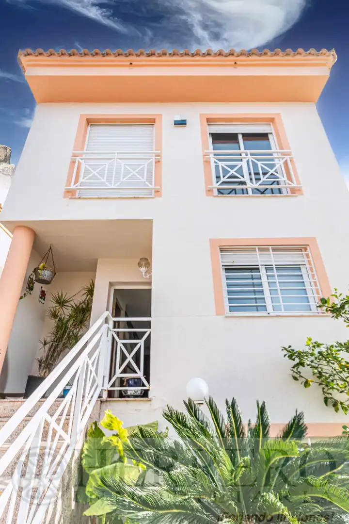 Vista exterior de Casa o chalet en venta en Gandia con Aire acondicionado, Calefacción y Jardín privado