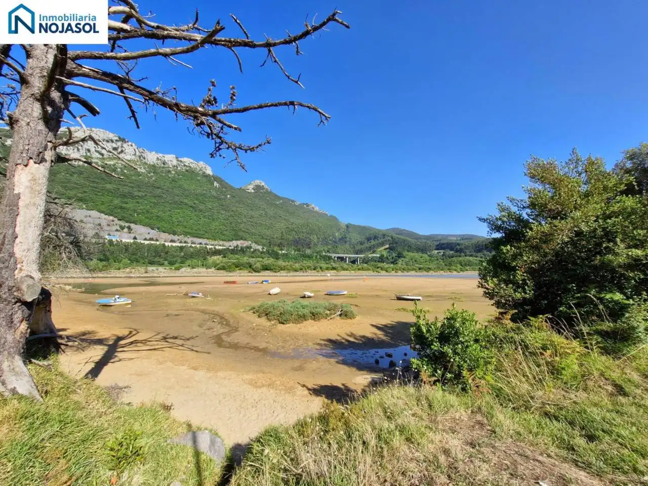 Apartament en venda en Castro-Urdiales amb Calefacció, Traster i Moblat