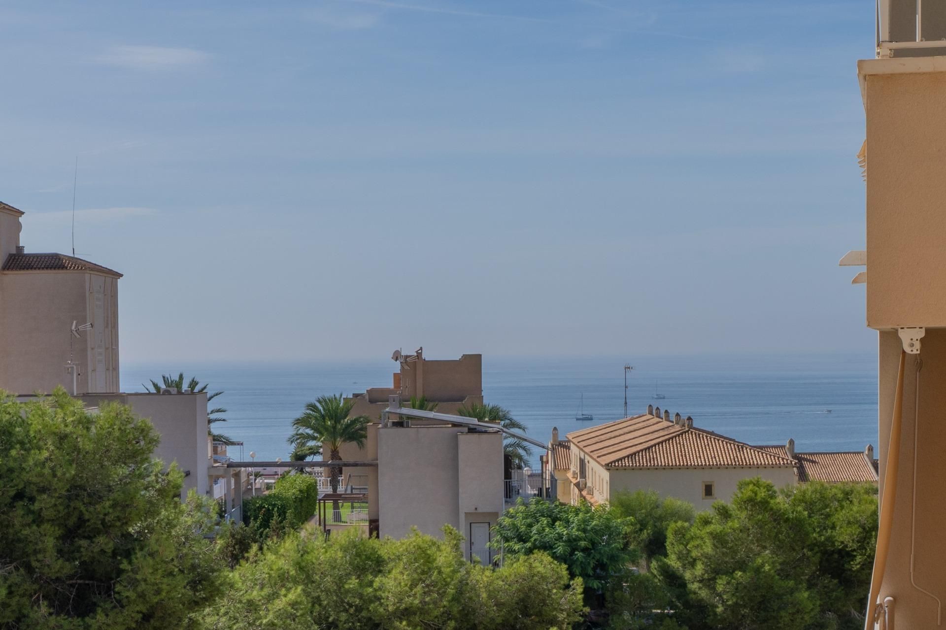 Exterior view of Flat for sale in Santa Pola  with Air Conditioner, Private garden and Parquet flooring