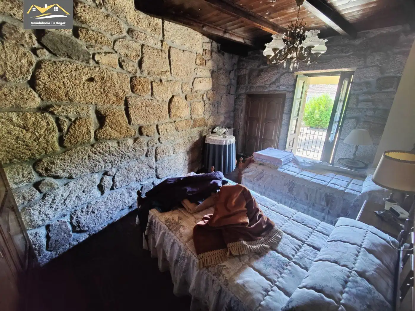 Bedroom of Houses for sale in Coles  with Heating, Private garden and Terrace