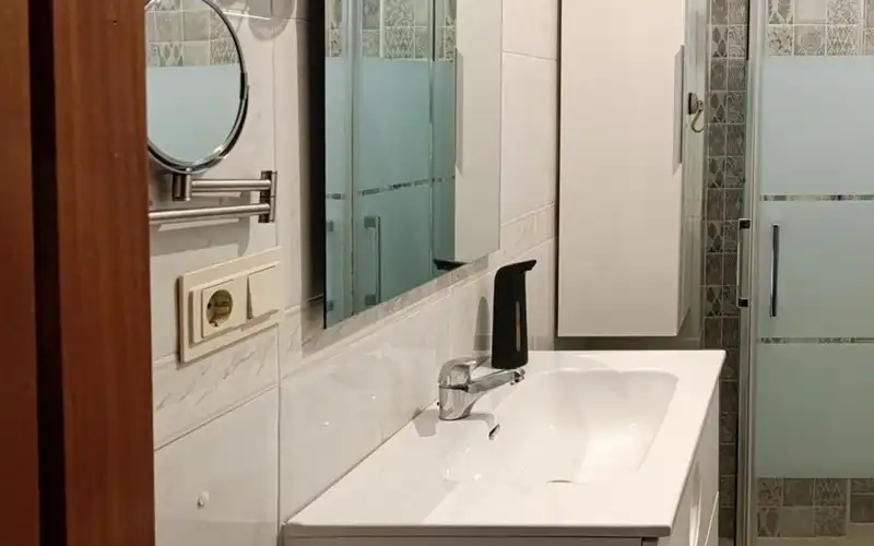 Baño de Ático en venta en La Zubia con Terraza