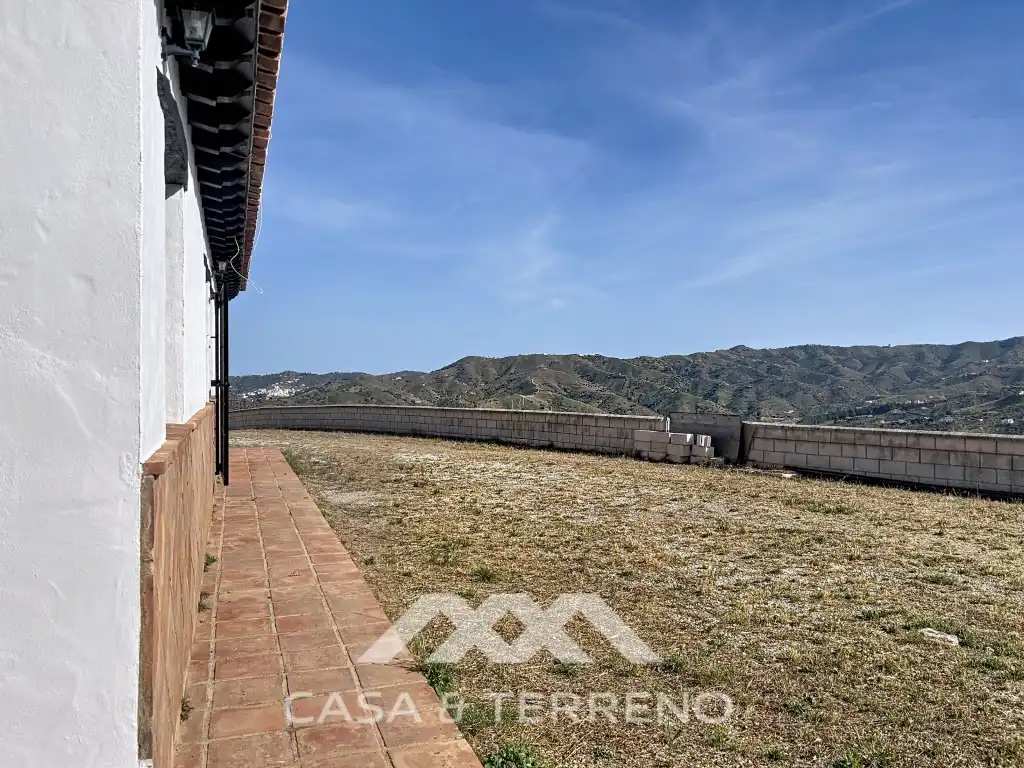 Vista exterior de Casa o xalet de lloguer en Almáchar amb Aire condicionat, Terrassa i Rentadora