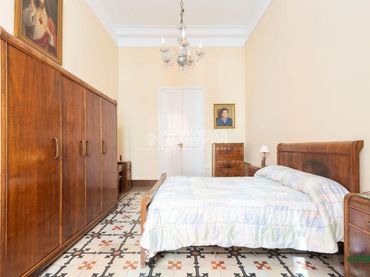 Duplex with balcony for sale in Centro