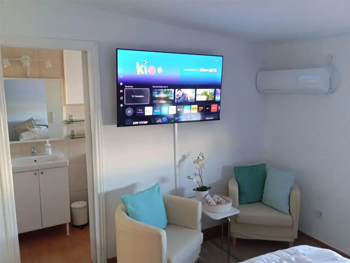 Living room of Lofts for rent in Conil de la Frontera  with Air Conditioner, Parquet flooring and Furnished
