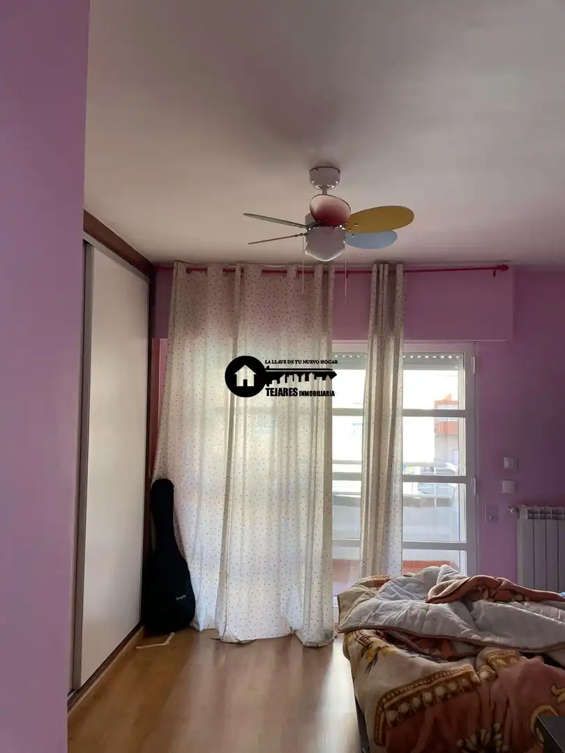 Habitación de Casa adosada en venta en Albacete con Aire acondicionado, Calefacción y Jardín privado