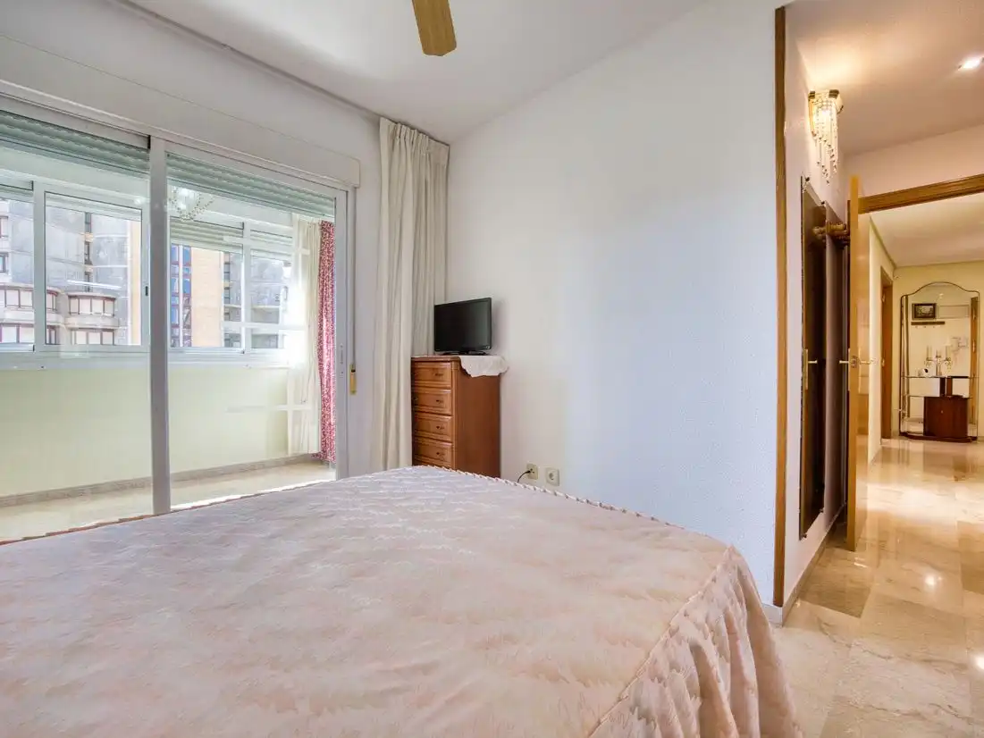 Dormitori de Pis en venda en Benidorm amb Aire condicionat, Terrassa i Balcó