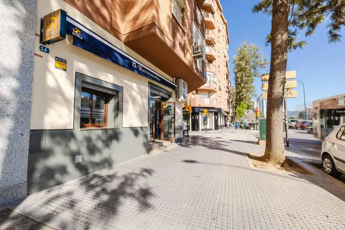 Außenansicht von Geschaftsraum zum Verkauf in Málaga mit Klimaanlage, Heizung und Terrasse